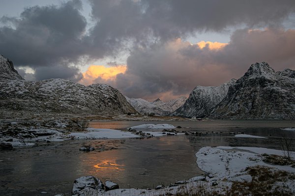 Comment les réseaux sociaux transforment-ils les expériences de voyage ?